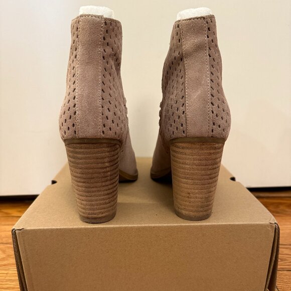 Steve Madden Shepp Suede Block Heel Ankle Bootie - Picture 4 of 11